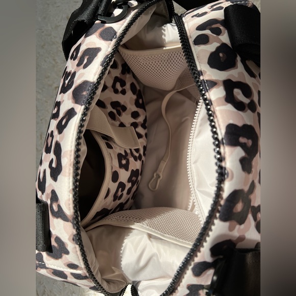 Dagne Dover Landon Carryall Medium in leopard print - Picture 6 of 6